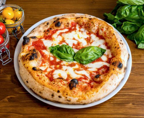 Authentic Neapolitan Margherita Pizza with Fresh Basil